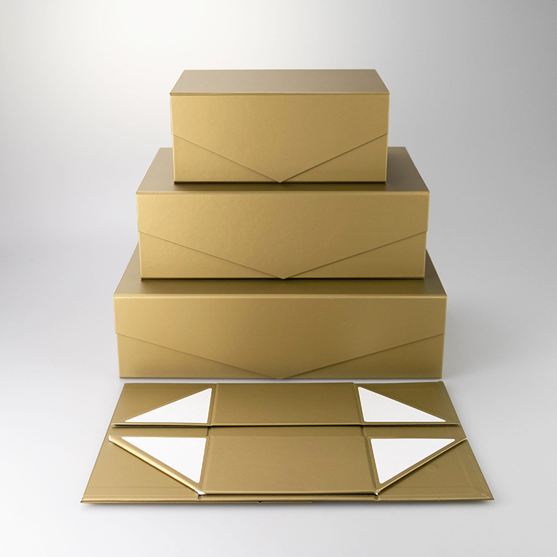 Magnetic gift box 13