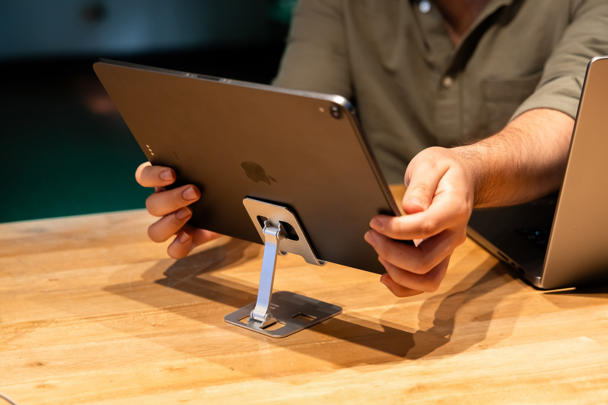 Folding Media Stand 23