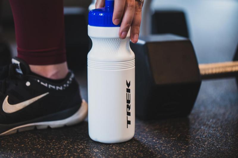ACCONA 24 oz. PET Sports Bottle with Push/Pull Lid 43