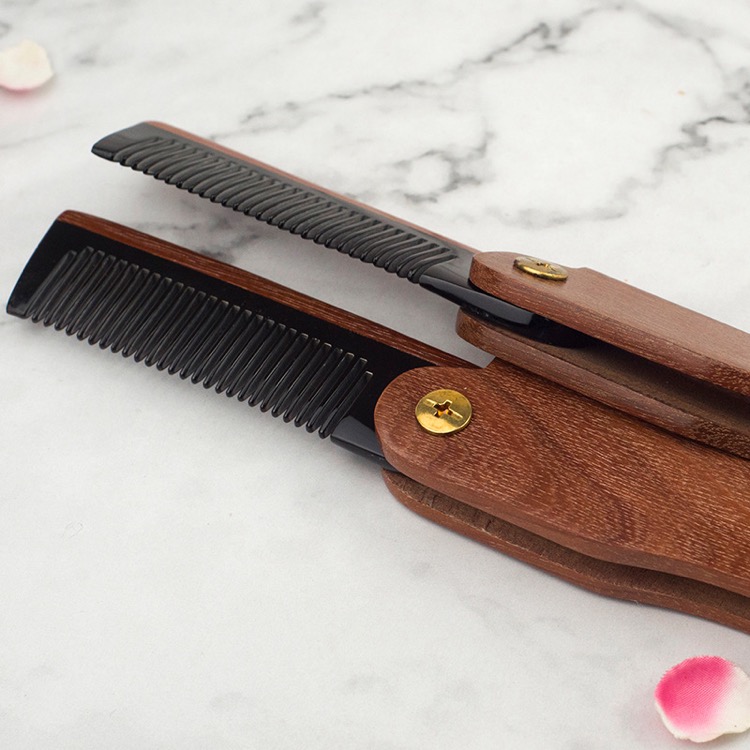 Folding sandalwood comb 2