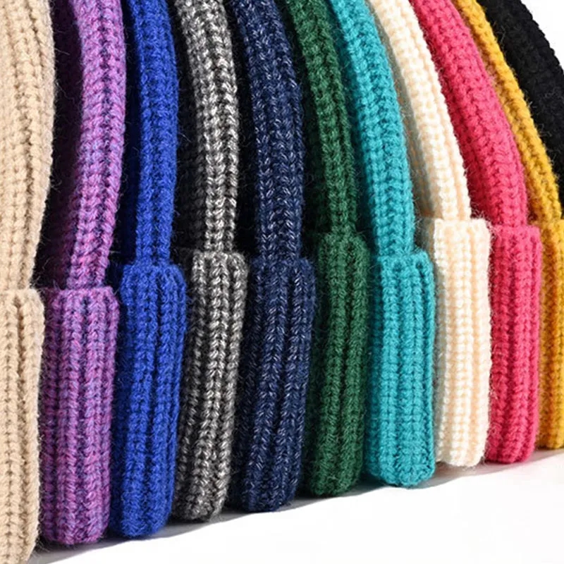 Embroidered warm knit hat 3
