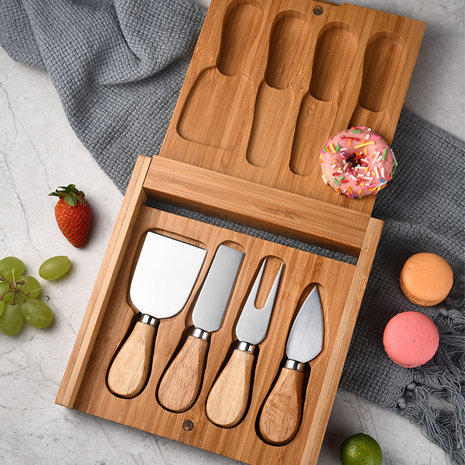 Gourmet wood cheese set with 4 Tools 4