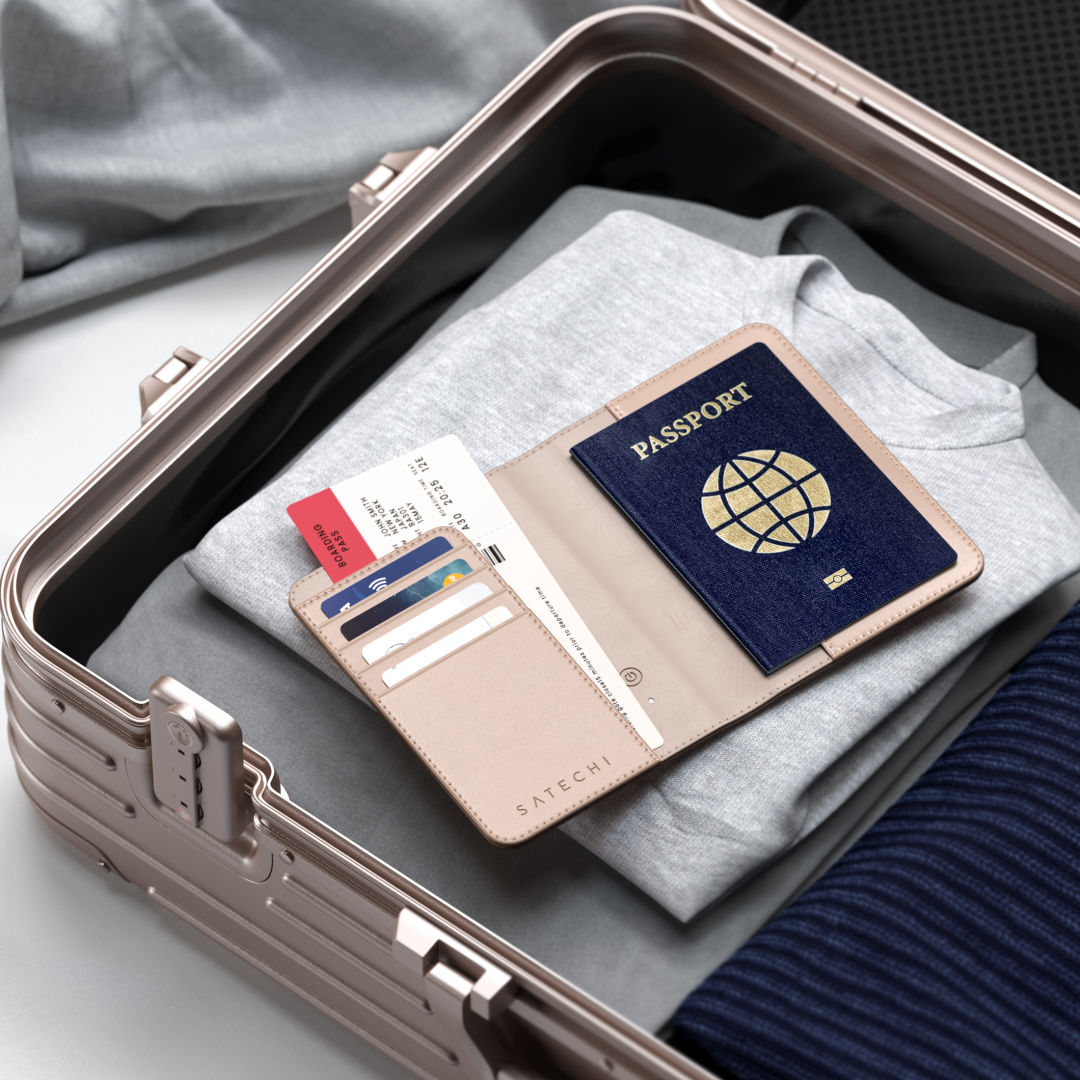 SATECHI® FindAll™ Passport Cover 14