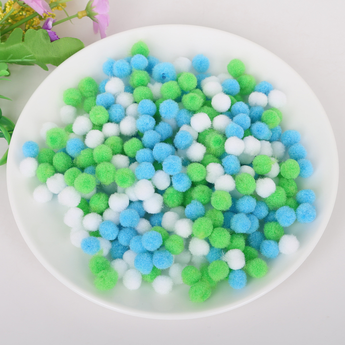 Soft and Fluffy Craft Pom Pom Balls ( 500 pieces ) 4