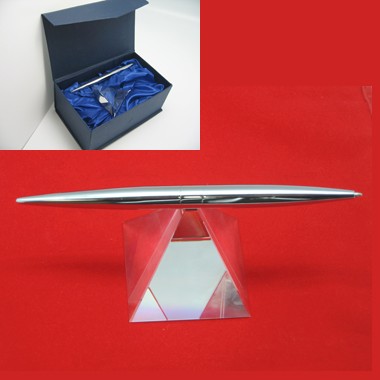 Pyramid Crystal Spinning Pen Set (Clear Base) 1