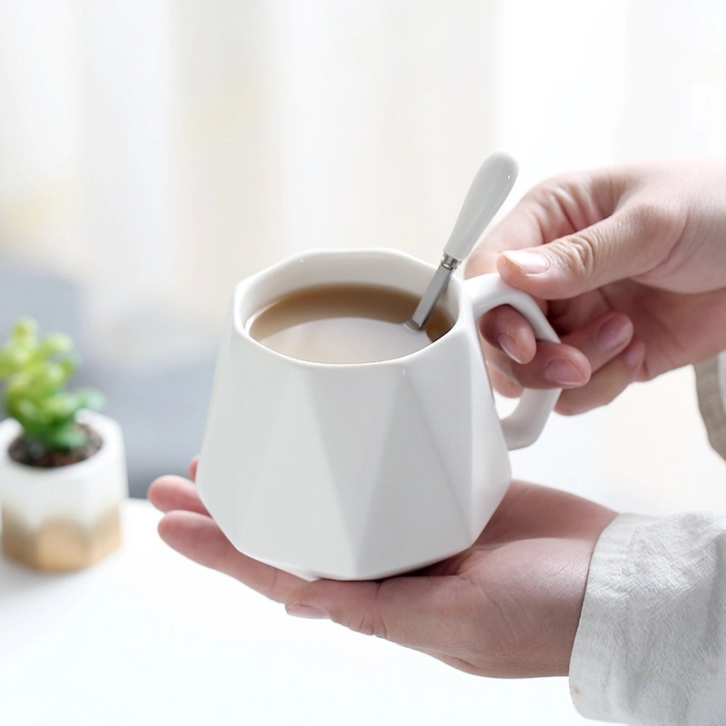 Custom 12 Oz Diamond-shaped design ceramic mug 3