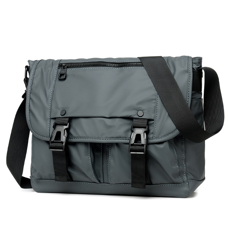 Customizable Waterproof Fashion Messenger Bag 3