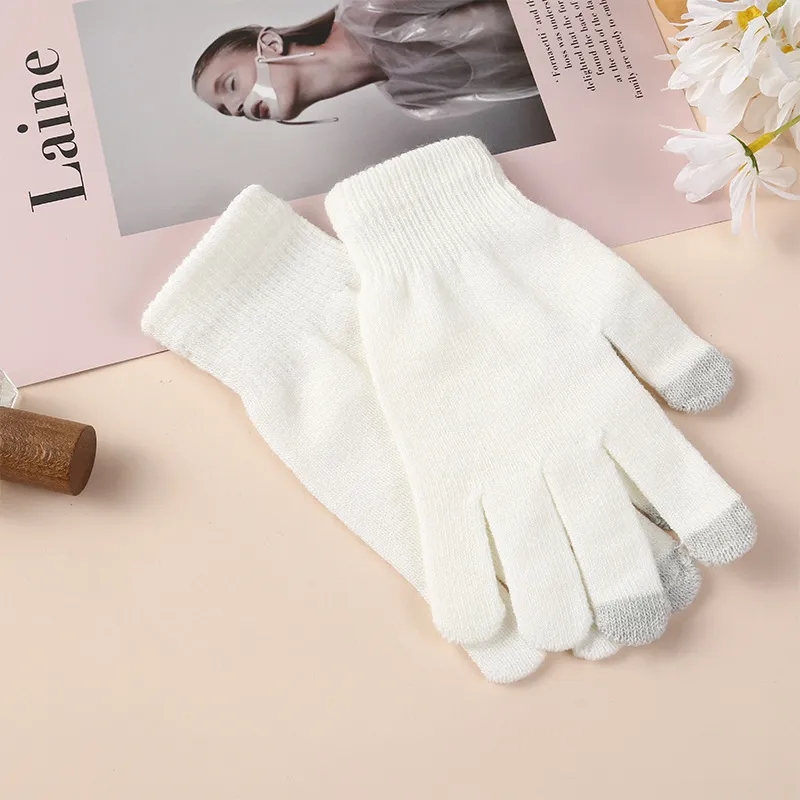 Warm winter gloves 12