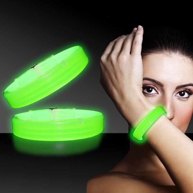 Green 9" Deluxe Triple Wide Light Up Glow Bracelet 3