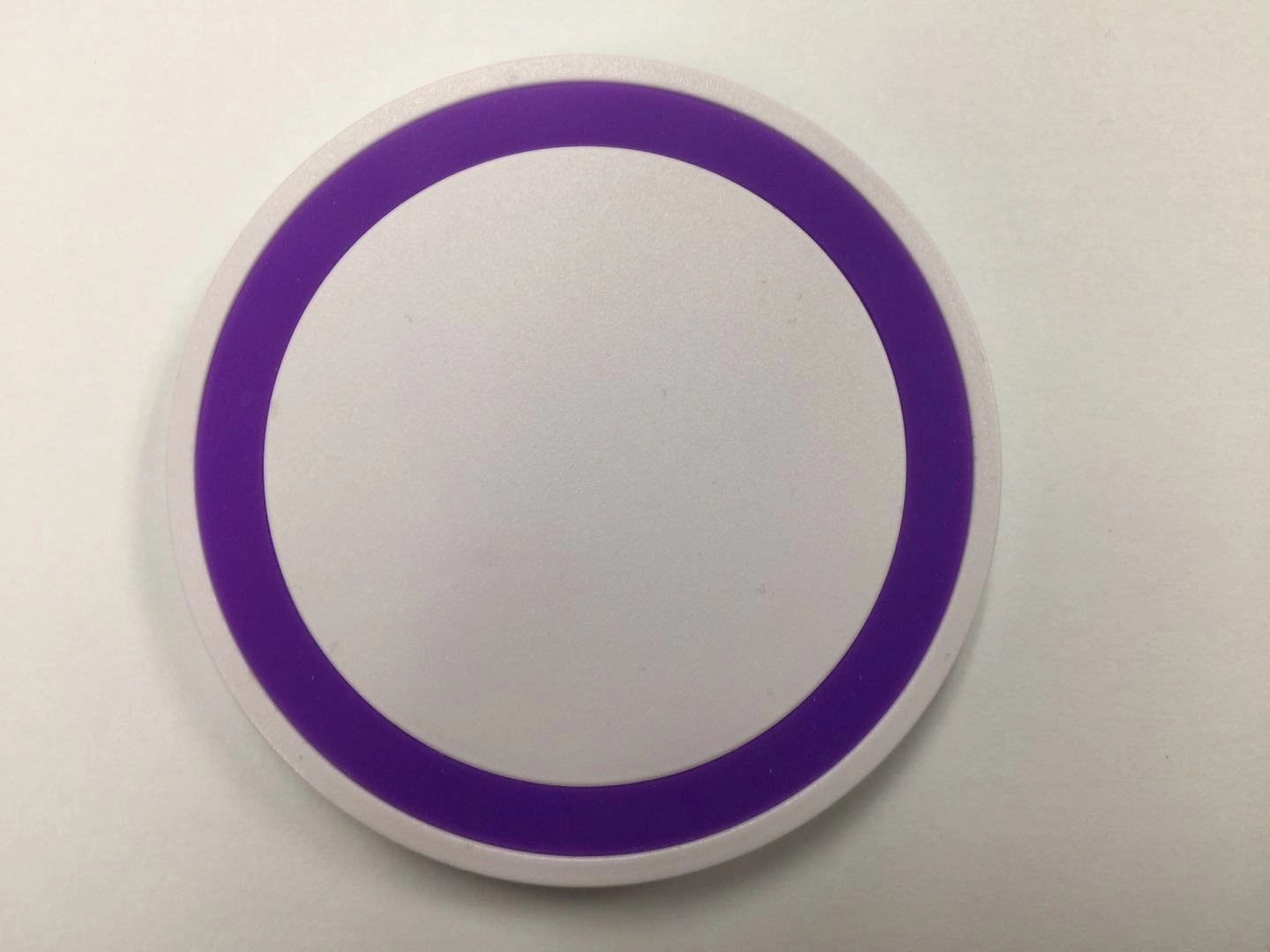 10W universal wireless charging pad for Qi-compat. devices 14