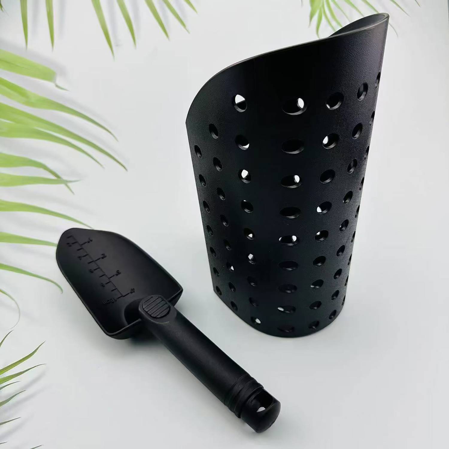 Beach Treasure Hunt Sand Sifter & Shovel Set 5