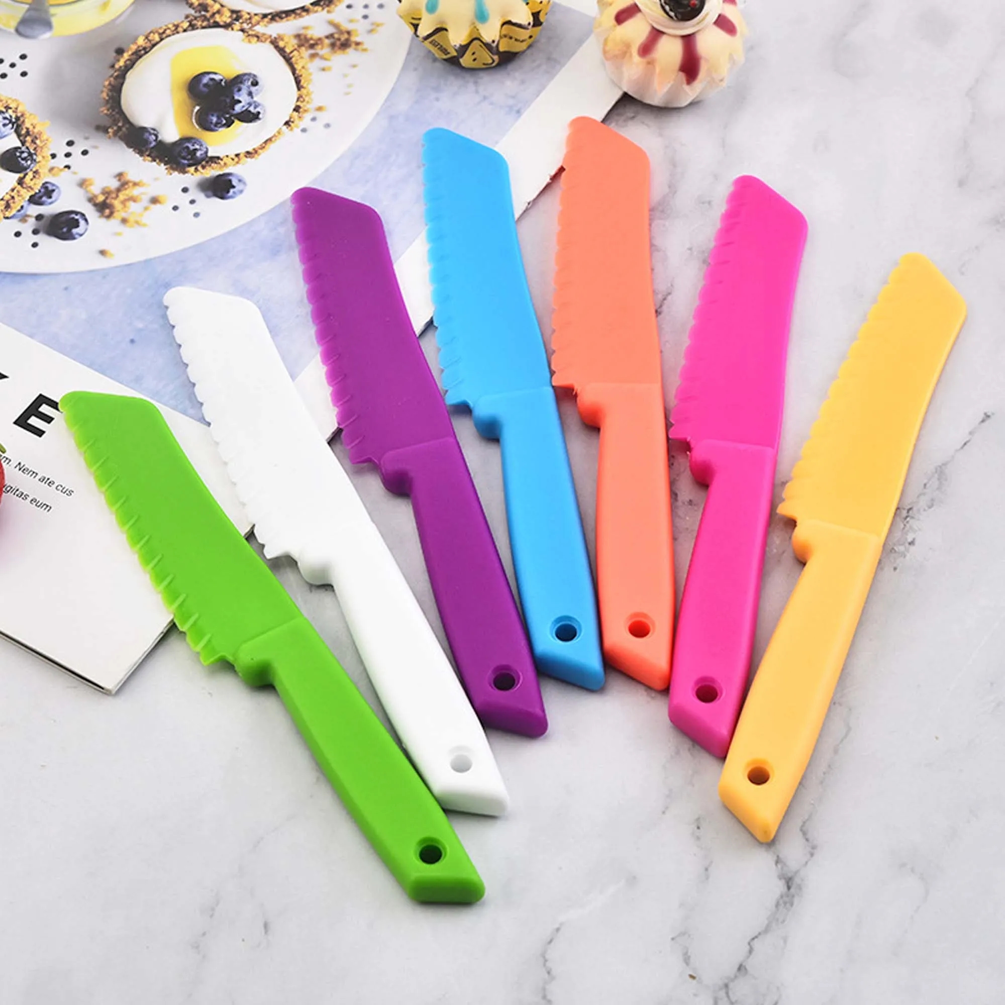 Kid Serrated Plastic Cake Knife 6