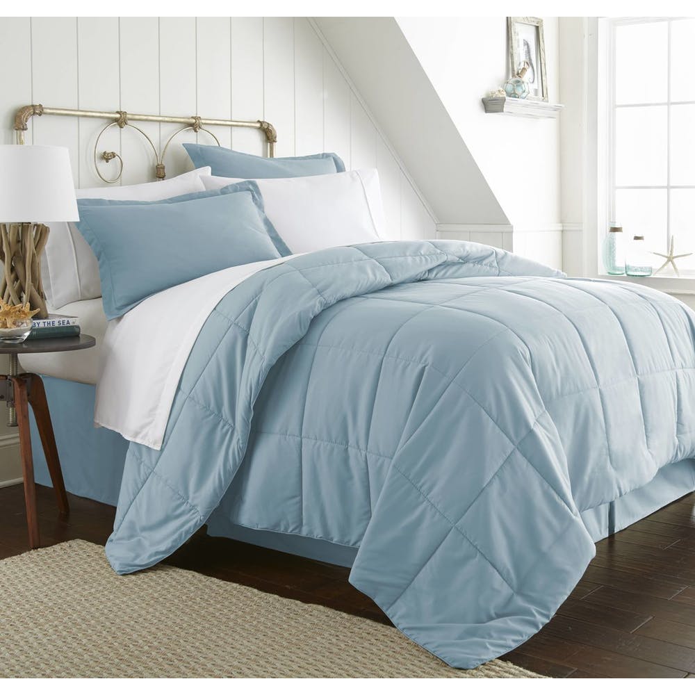 Bedding in a Bag - Aqua Queen 8 Piece 1