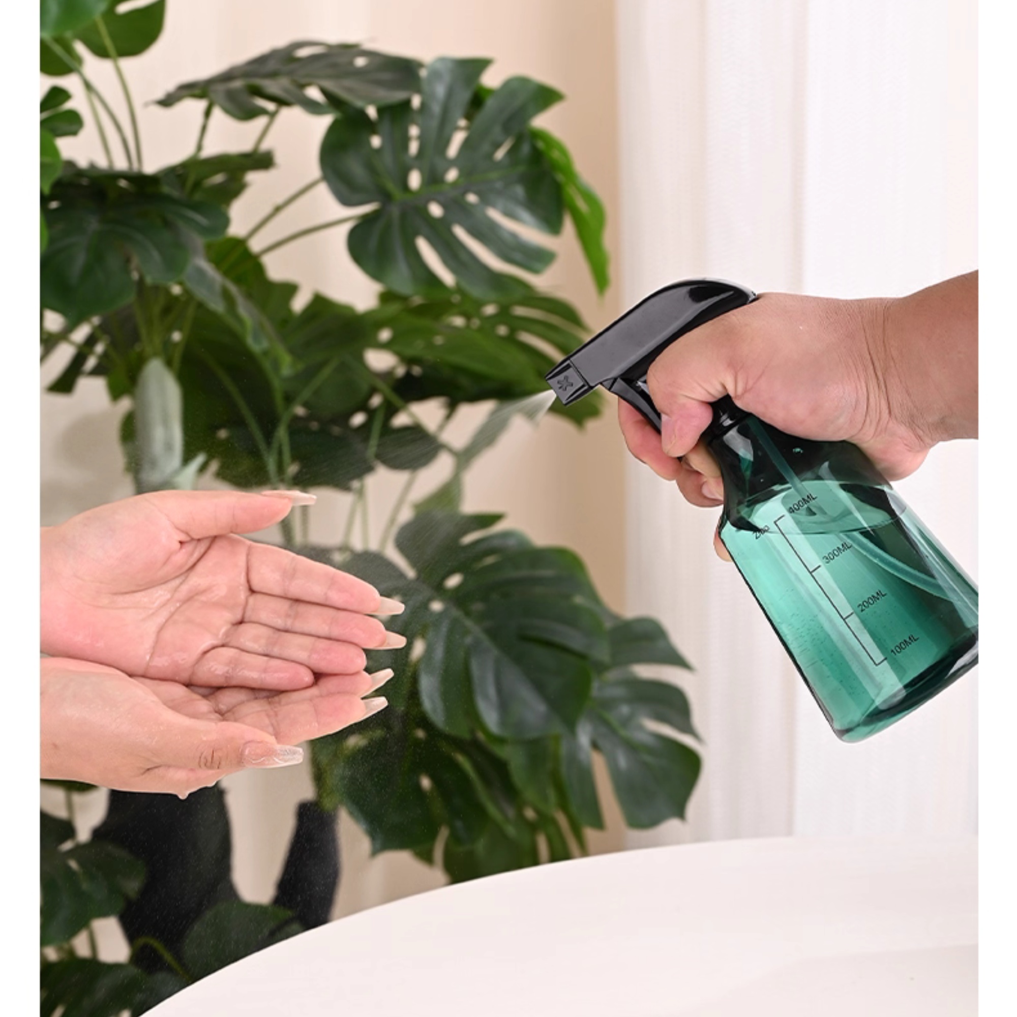 Pressure-type watering spray bottle for plants 6