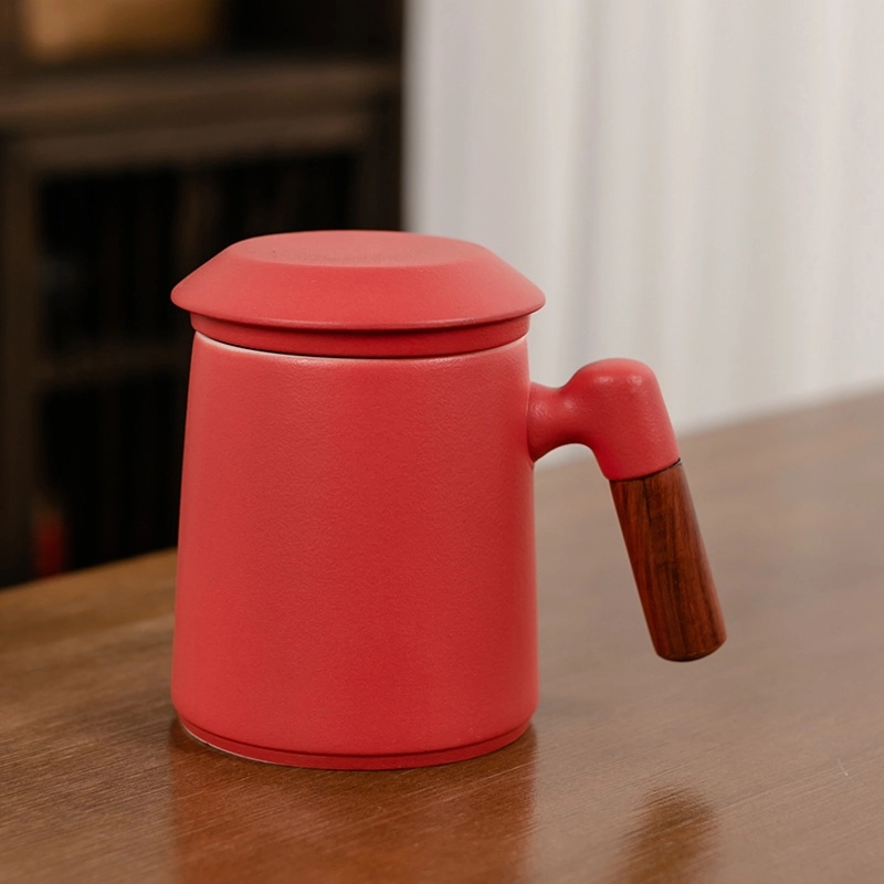 Black Pottery Wooden Handle Ceramic Mug with Lid 7