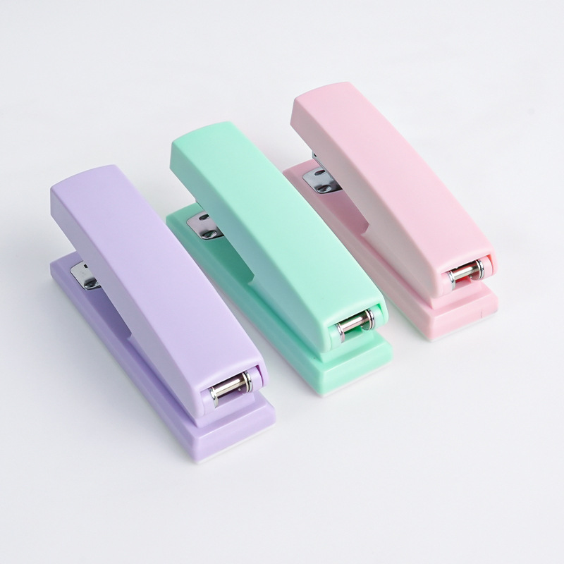 Desktop Stapler 2