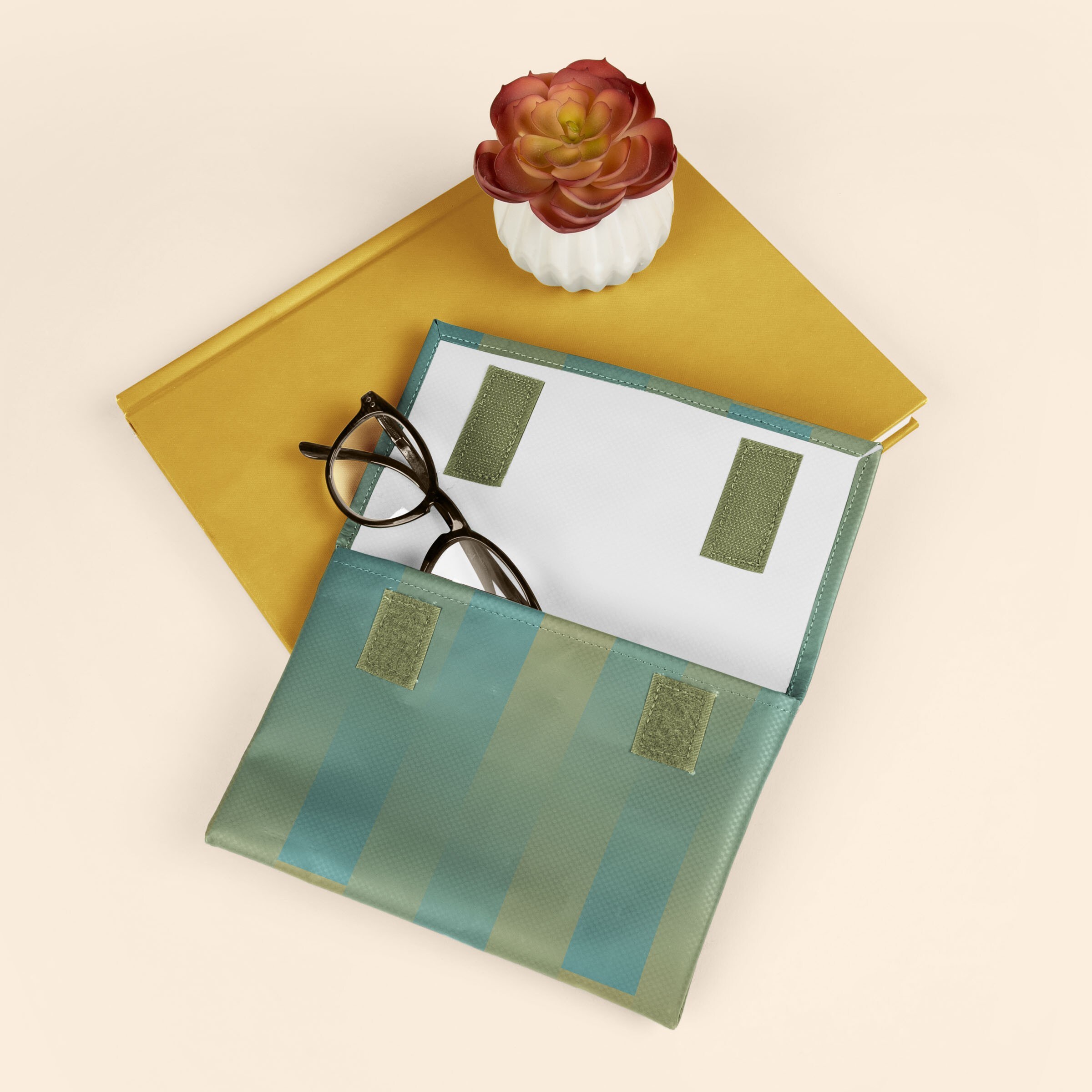 FOLDOVER POUCH - 4CP TARPAULIN - LARGE