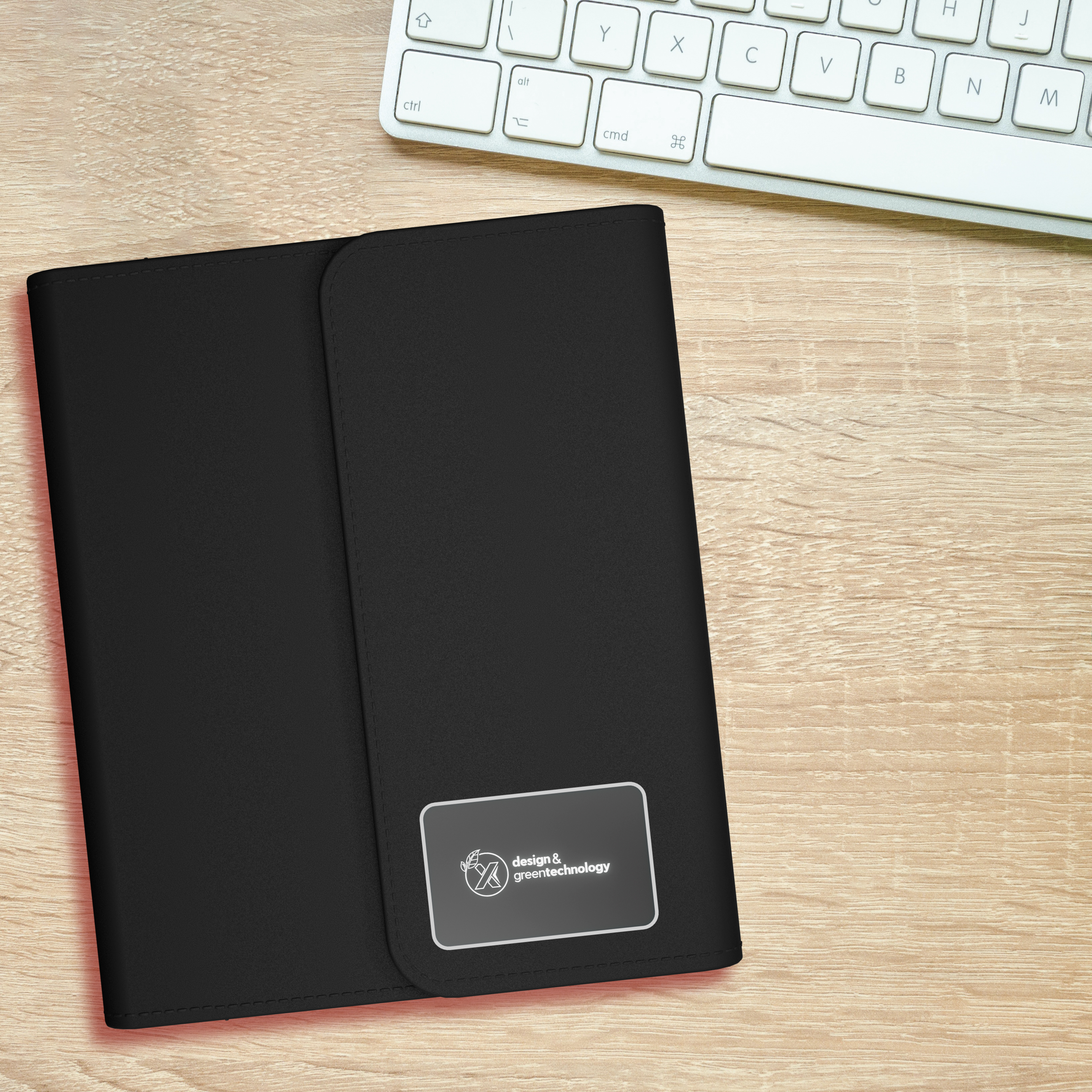 SCX Innovative Design™ Wireless Charging Notebook A5 with Power Bank 4000 mAh 17