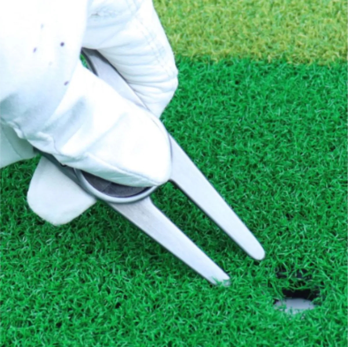 Carabiner Golf Divot Repair Tool With Magnetic Ball Marker 2