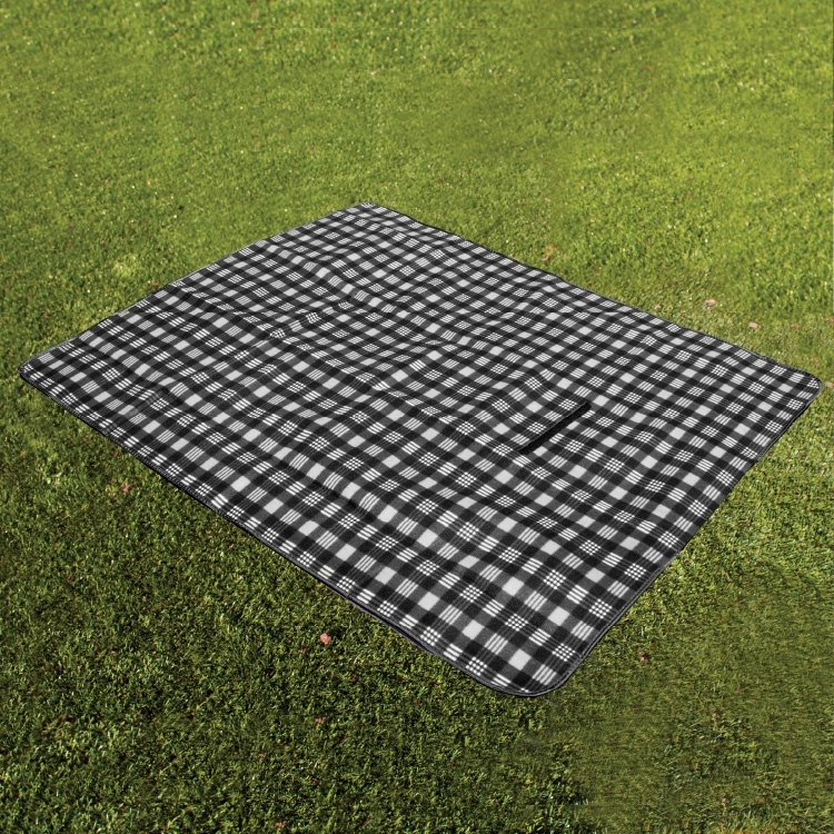 Kernwood- Plush All-Purpose Picnic Blanket 3