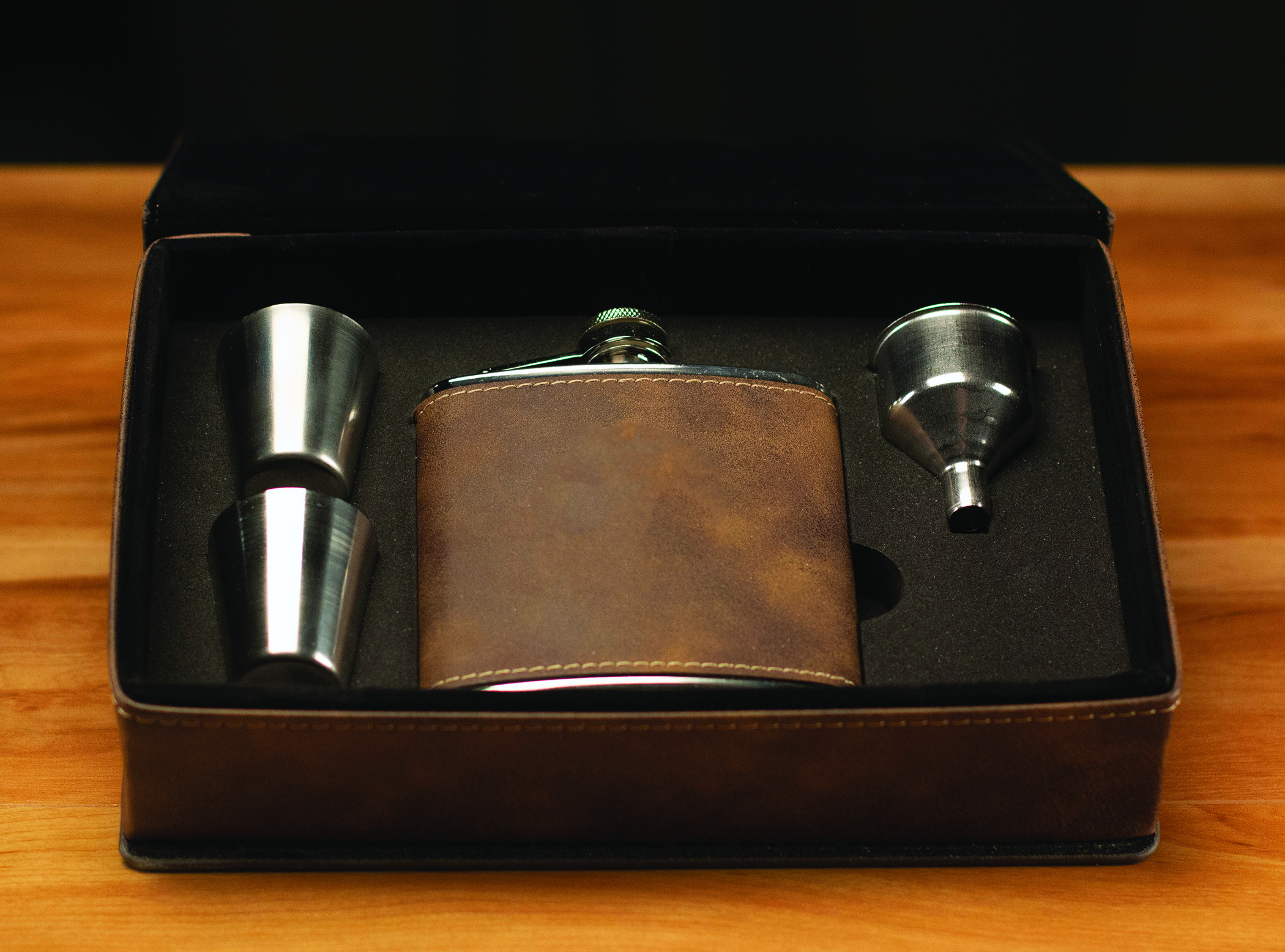 Leatherette Flask Set 15