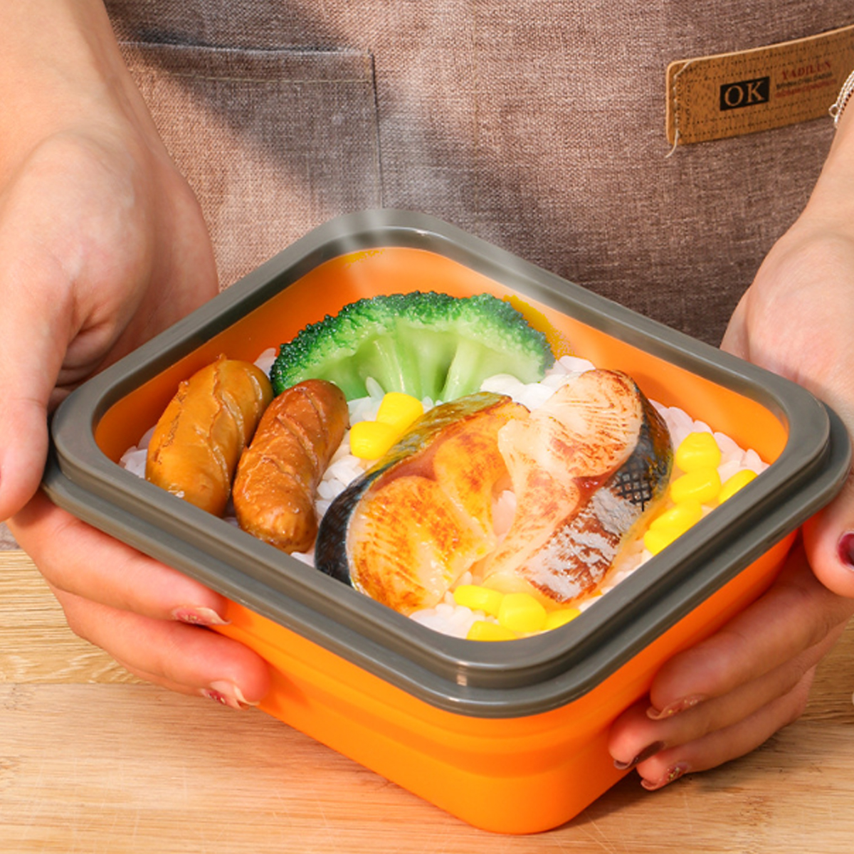 Foldable Silicone Lunch Box with Utensil Set 9