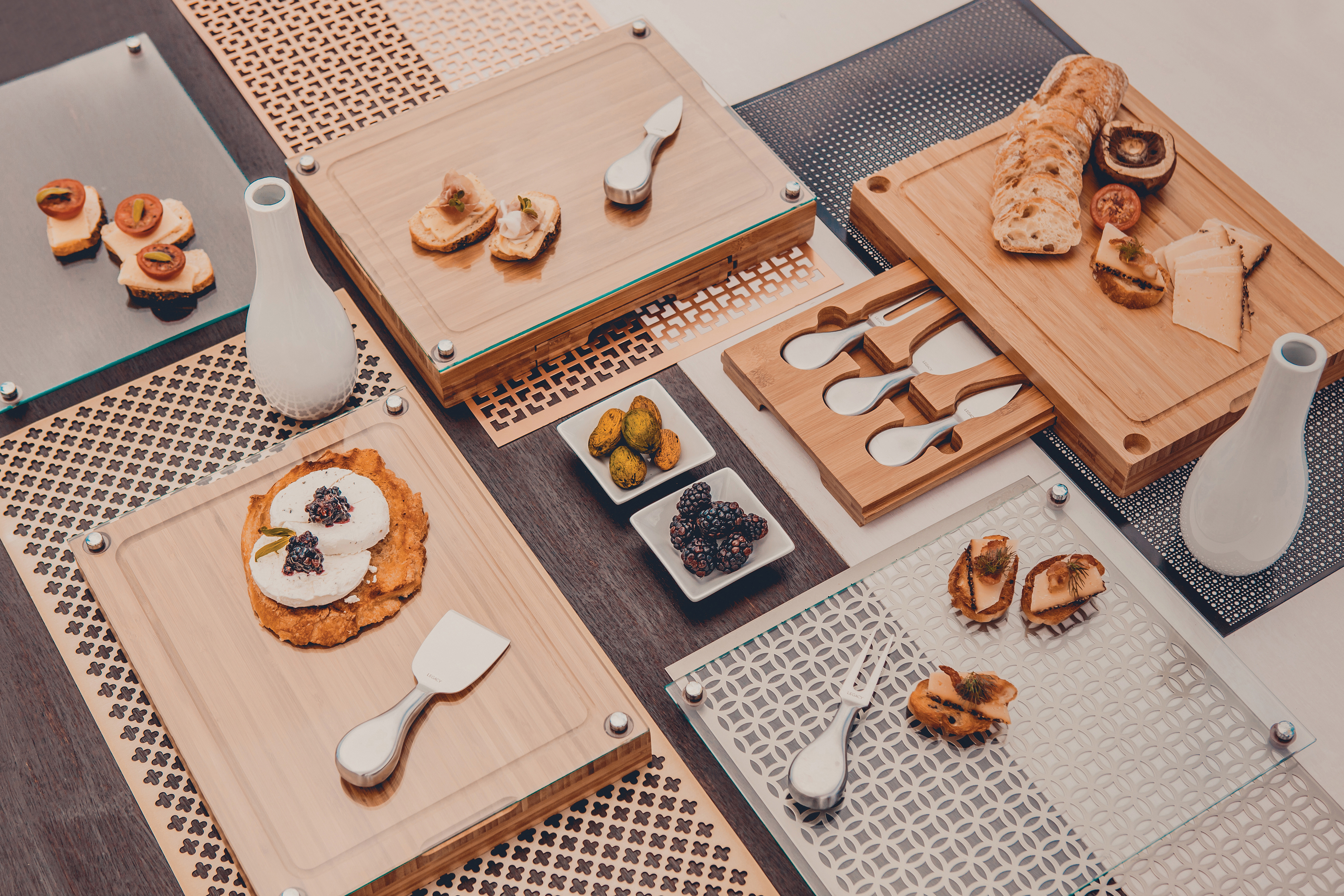 Concerto Glass Top Cheese Cutting Board & Tools Set 3