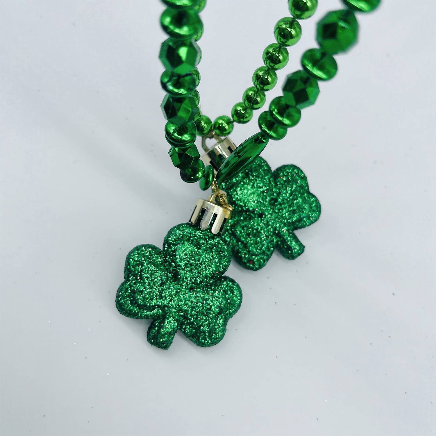 Green Clover beaded necklace 3