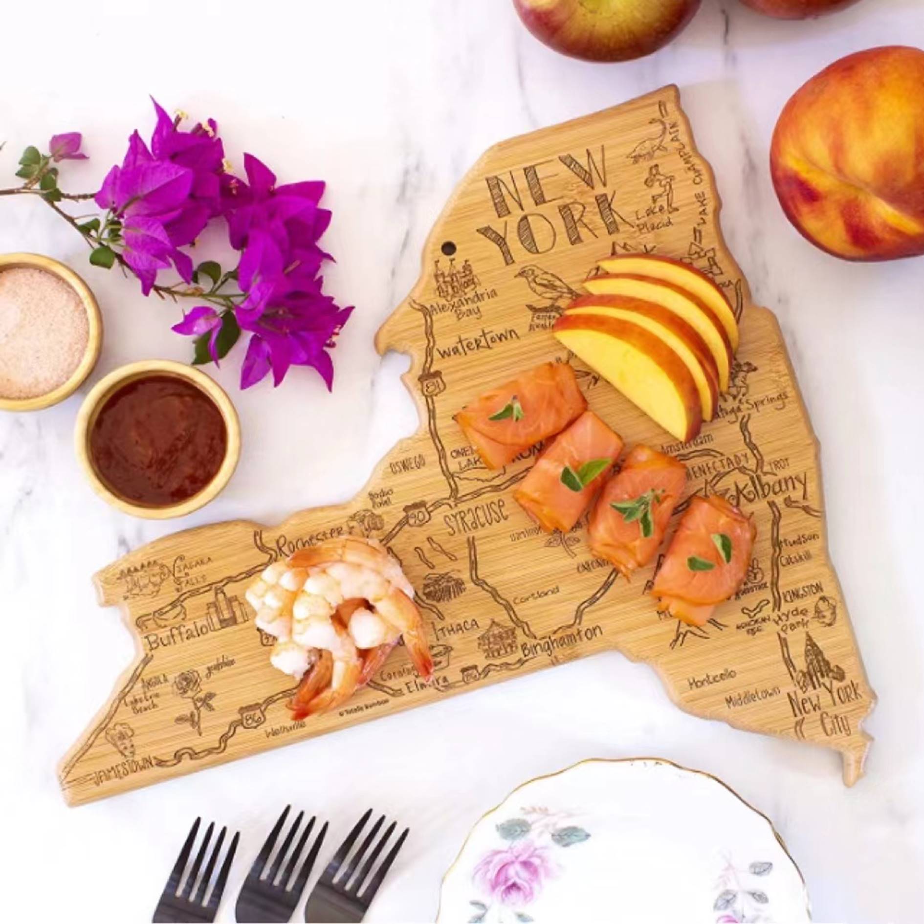 New York Shaped Wooden Cutting Board 2