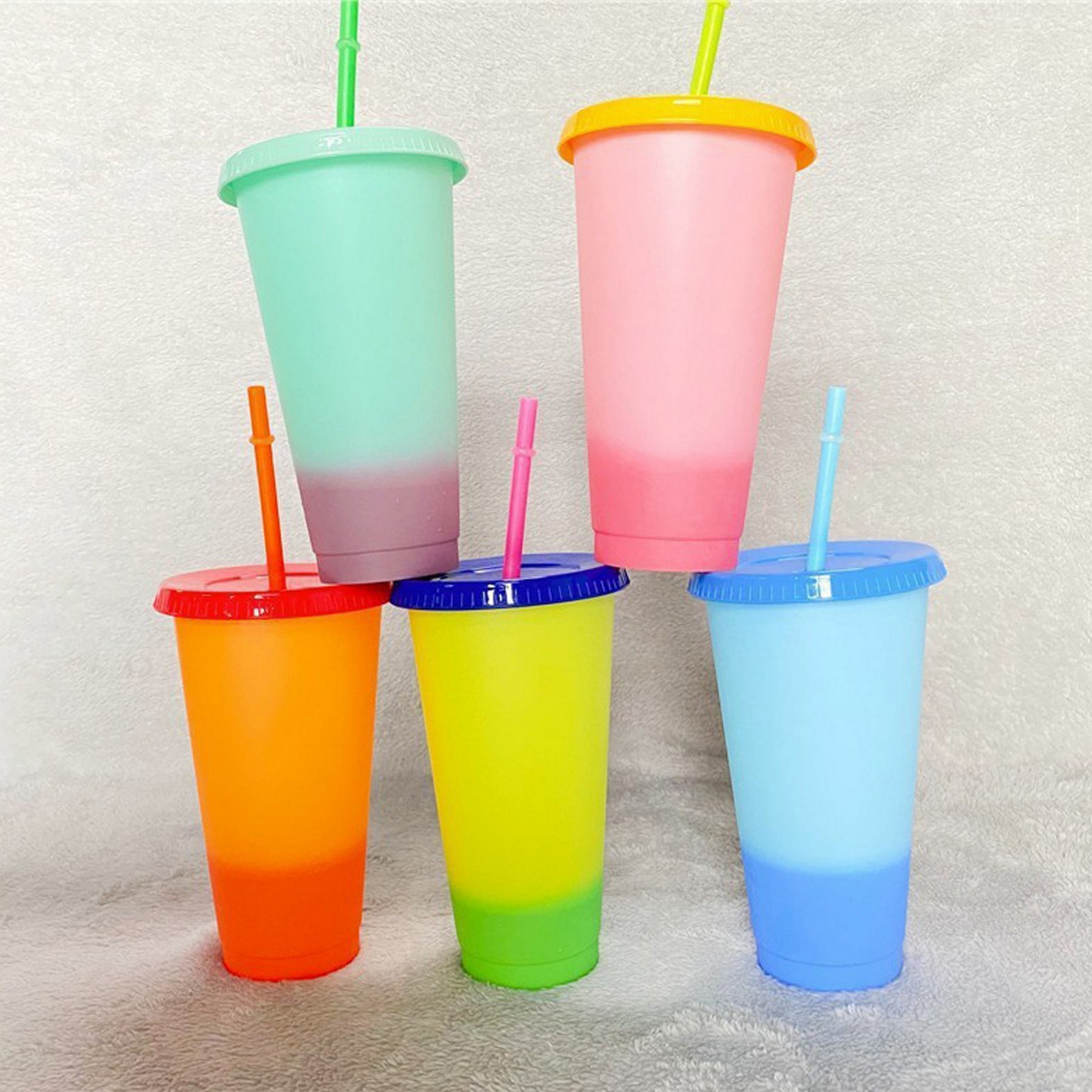 24 Oz Plastic Color Changing Cup With Lid & Straw 5