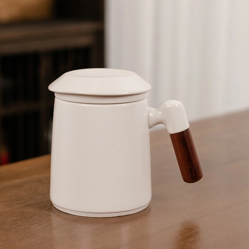 Black Pottery Wooden Handle Ceramic Mug with Lid 5