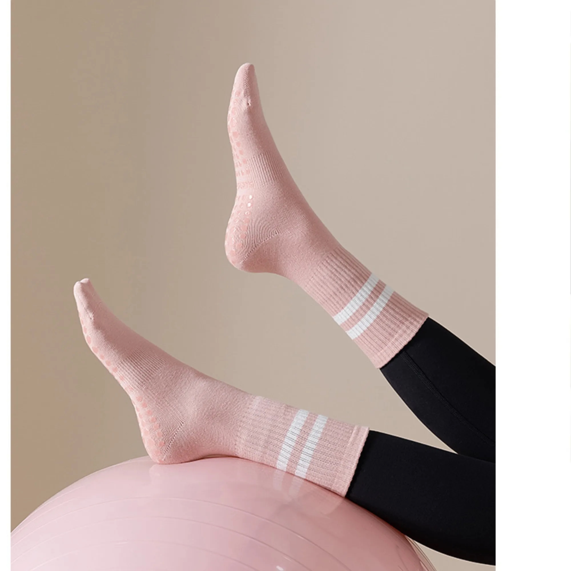 Cotton non-slip silicone indoor sports socks 13