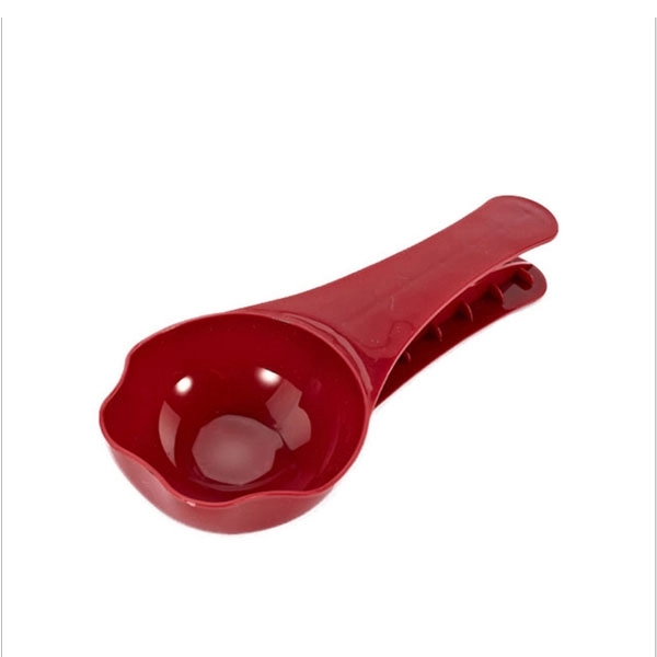 Pet Food Scoop and Clip 2