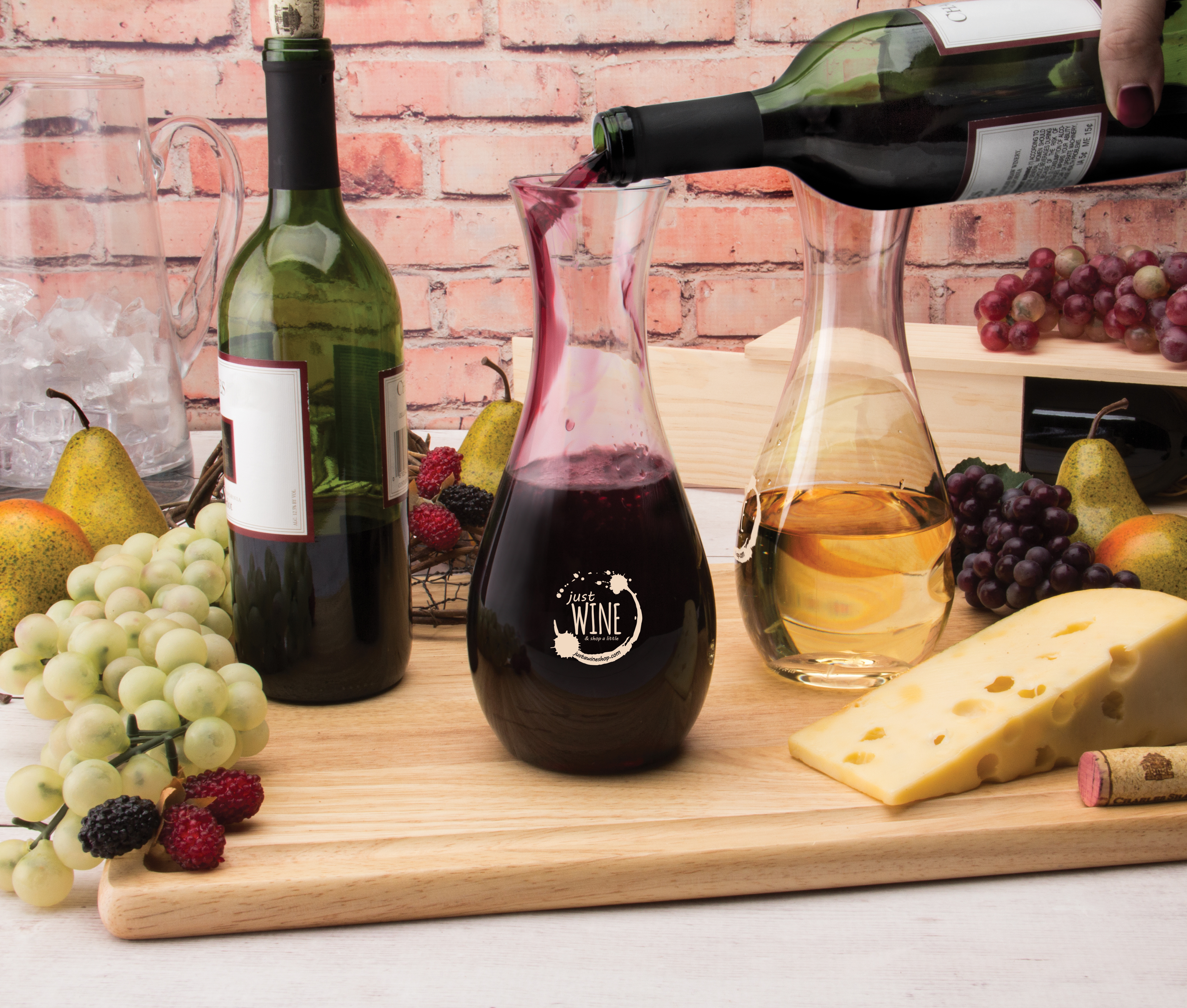 Govino® 28oz Decanter 3