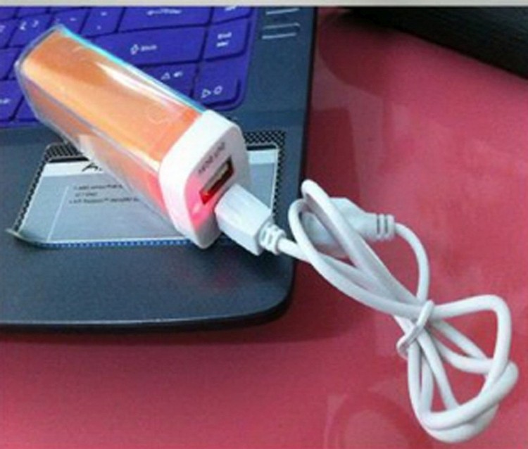 Lipstick Mobile Power Bank 1