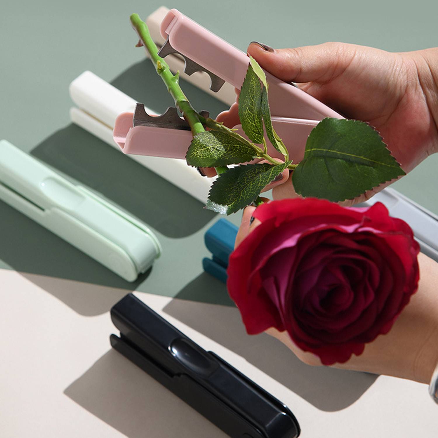 Rose Thorn Remover Tool Floral Stem Cutter Pliers 2