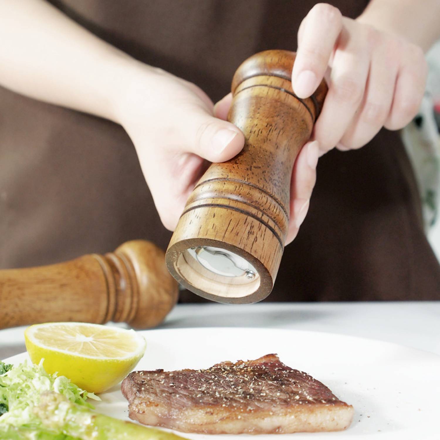 Wooden Pepper Grinder 4