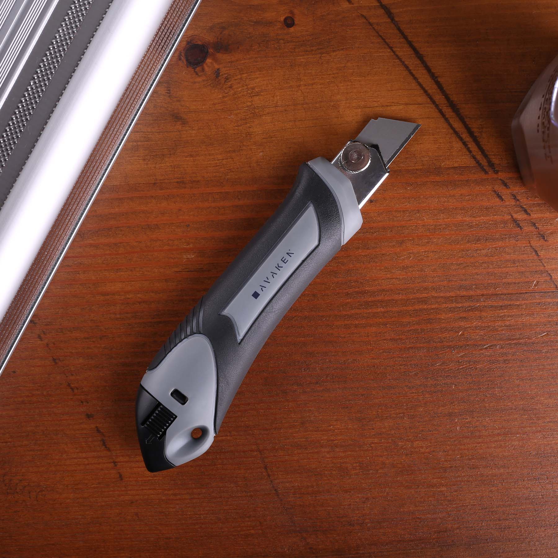 Slidepro Locking Utility Knife 2