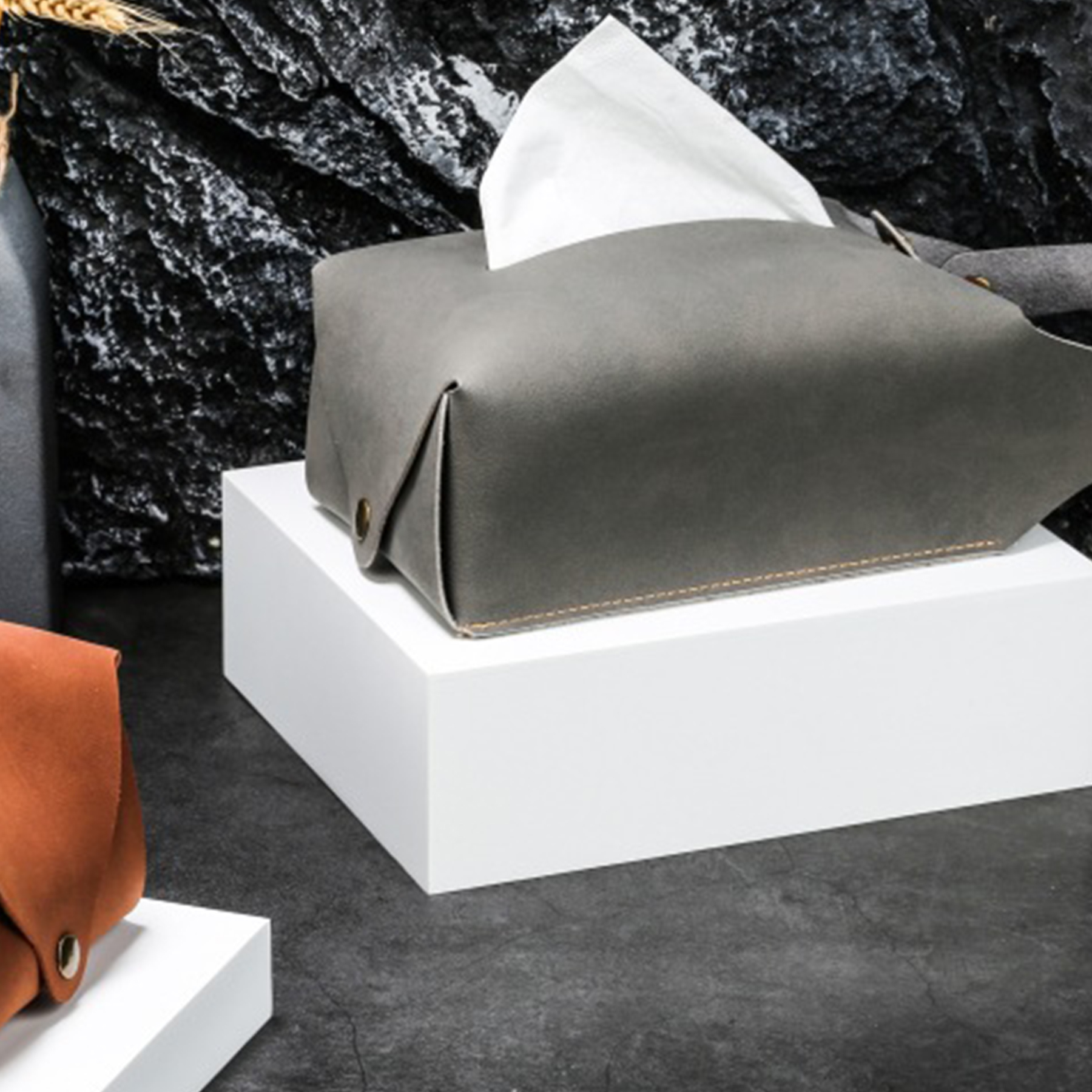 PU Leather Tissue Box Portable Hanging Car Tissue Bag 7
