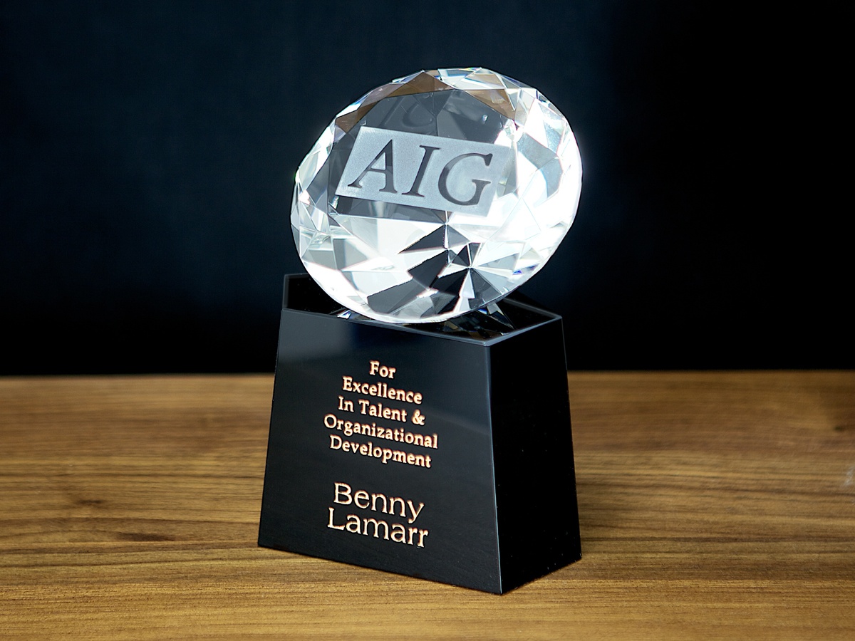 6" Crystal Faceted Diamond Award w/Black Base 2