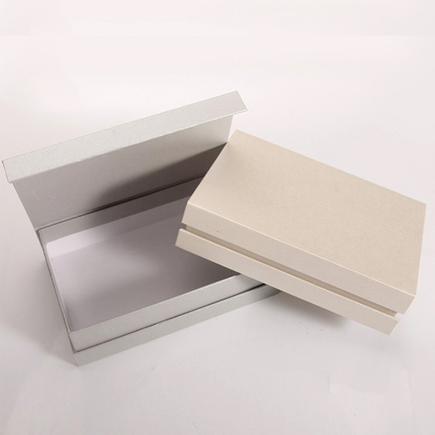 Gift Box with Magnetic Closure 4