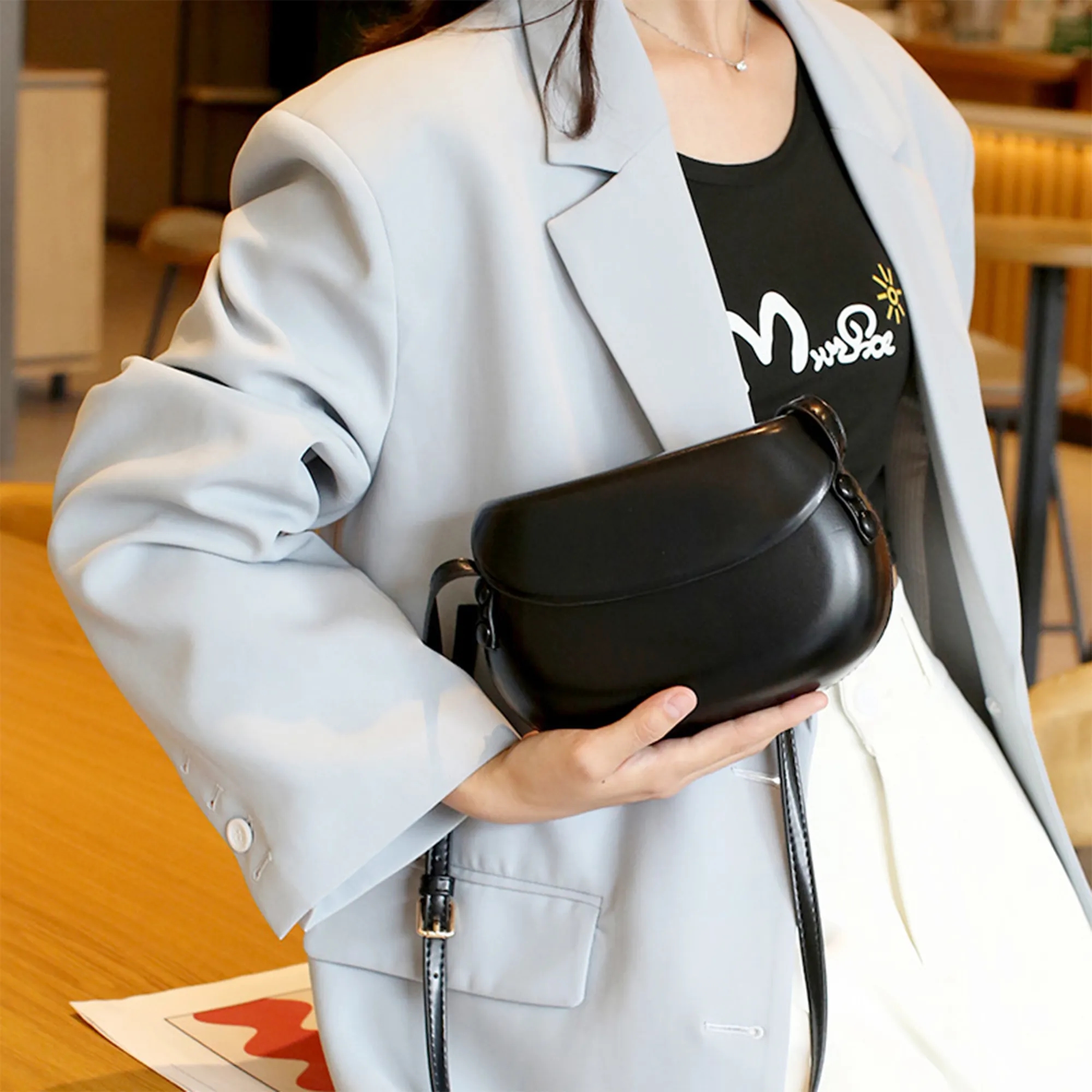 Leather Crossbody Saddle Bag 2