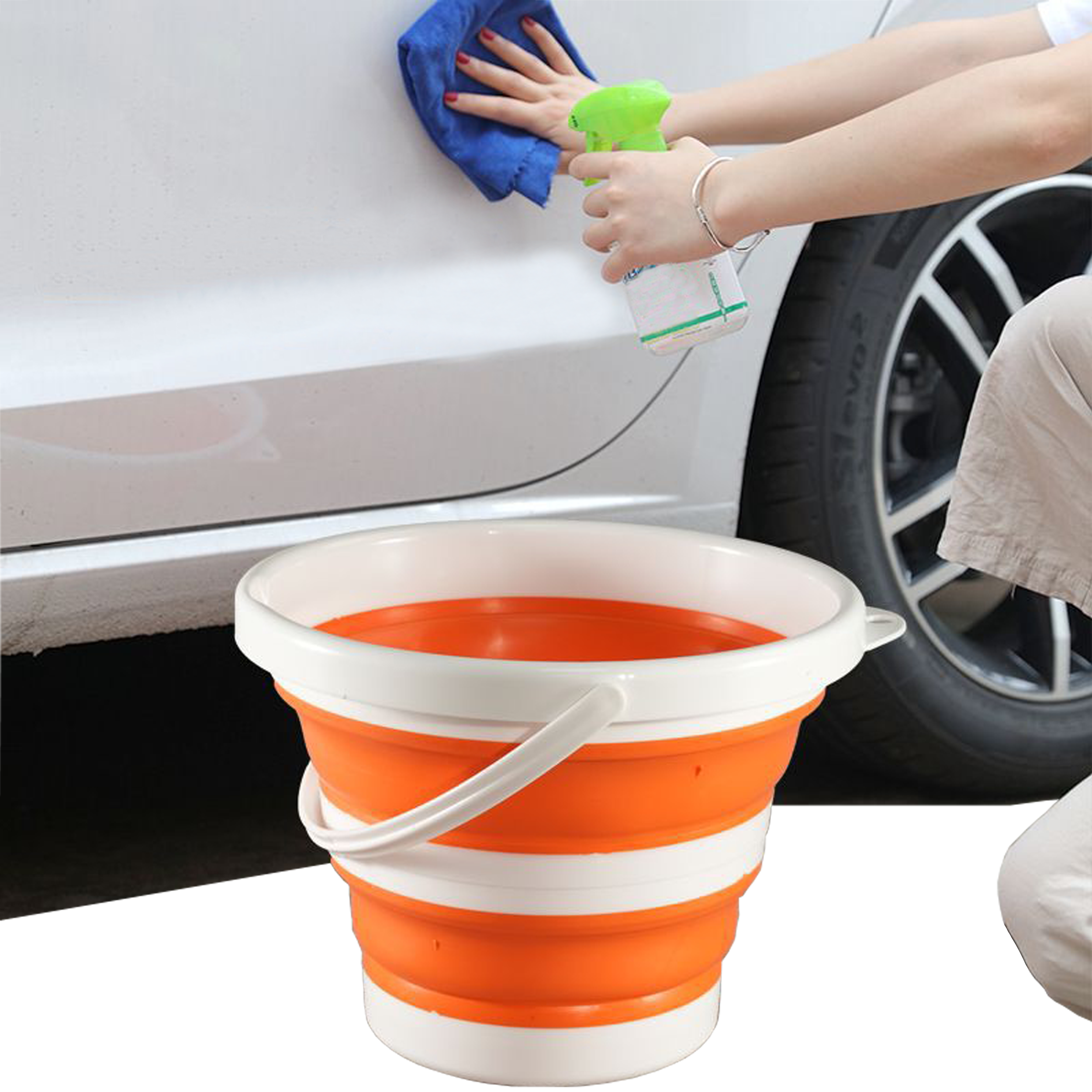 2.6 Gallon Collapsible Silicone Bucket 2