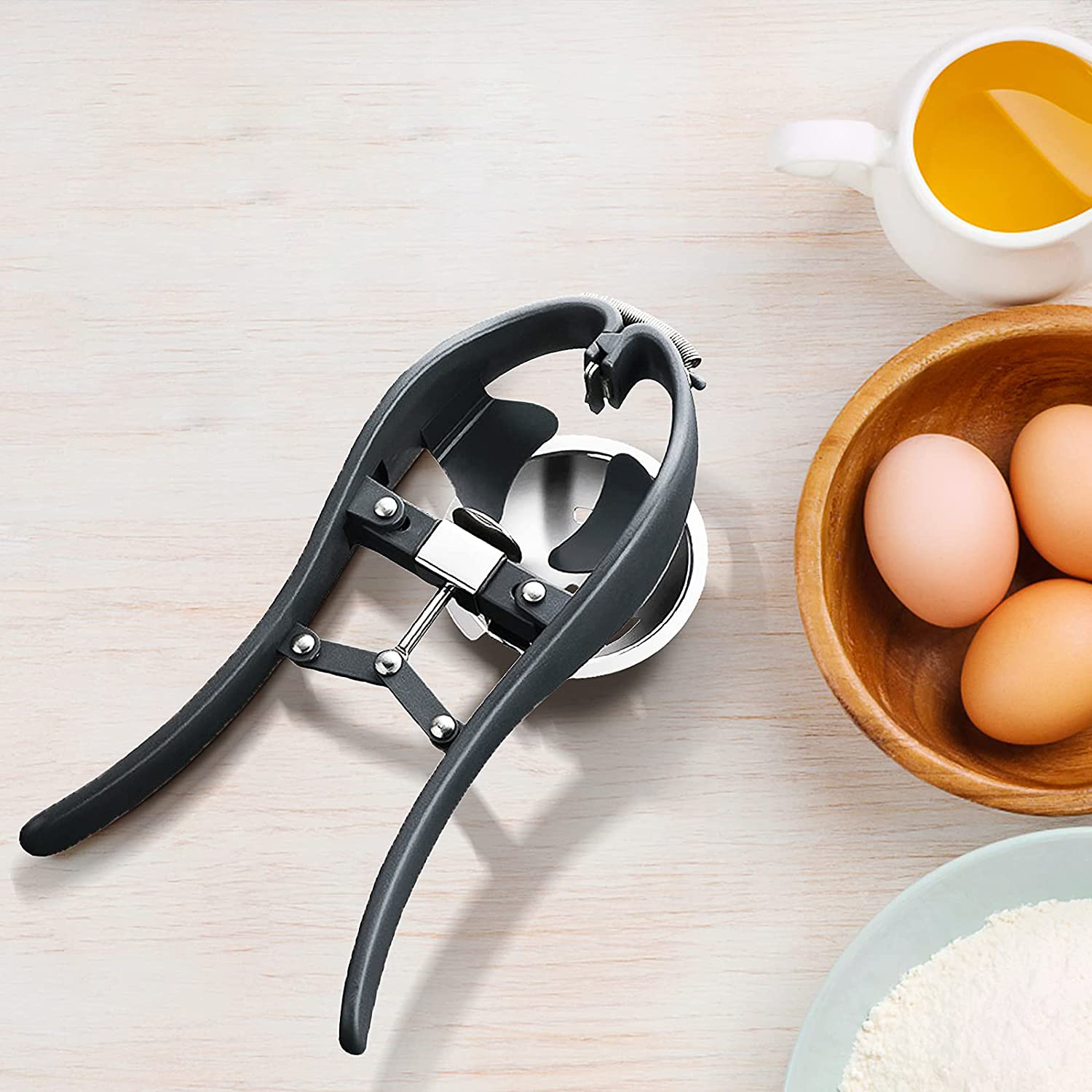 Multifunctional Two In One Egg Beater 3