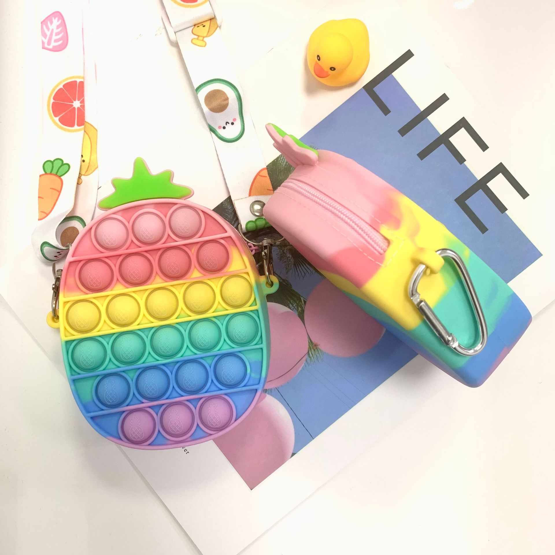 Rodent Pioneer Cartoon Silicone Bubble Strawberry Pineapple Shape Shoulder Bag 5