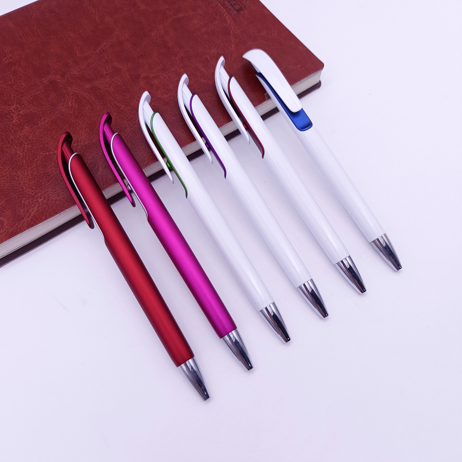 Retractable Black Ink 0.7Mm Ballpoint Pen 4