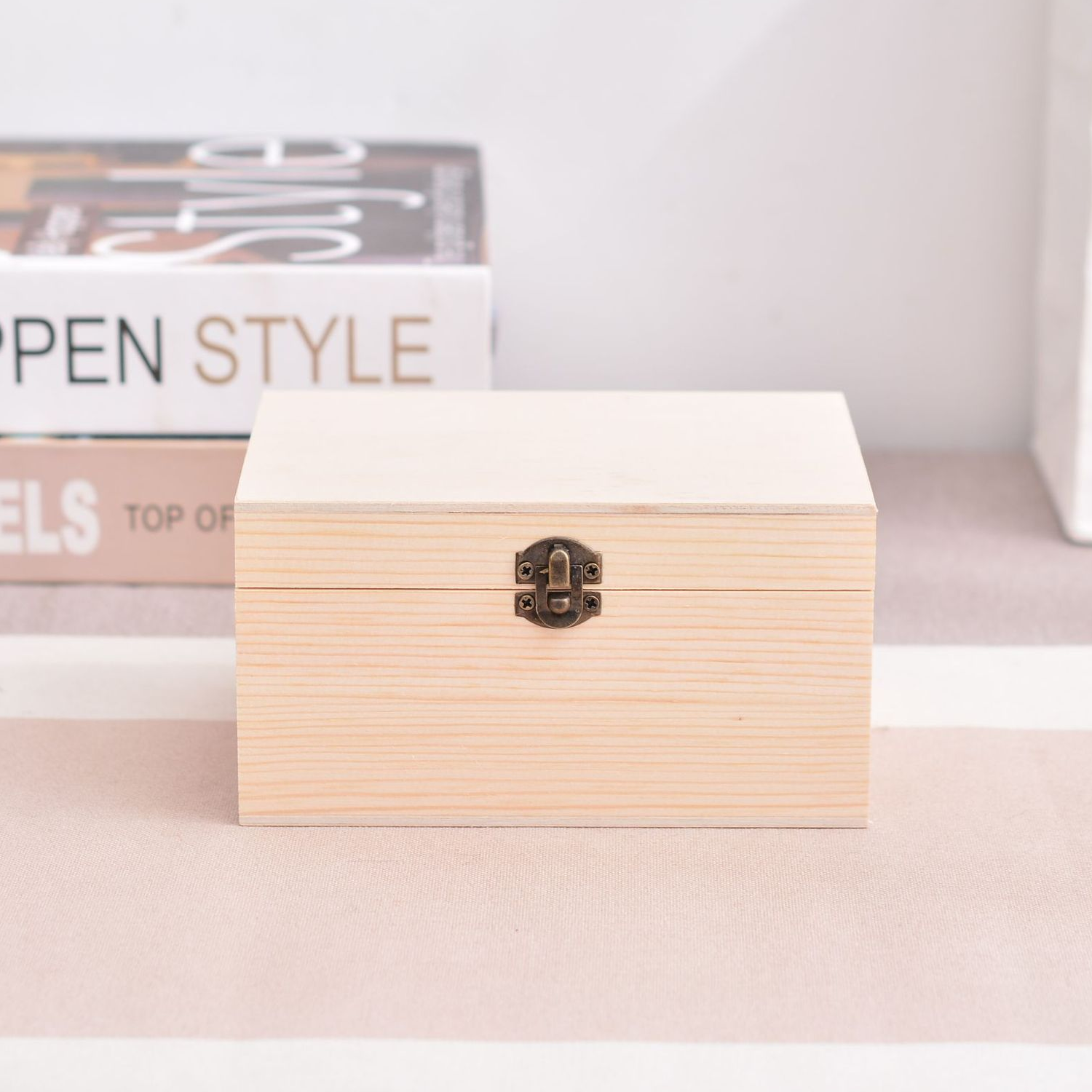 Vintage Lock Large Capacity Wooden Storage Box 3