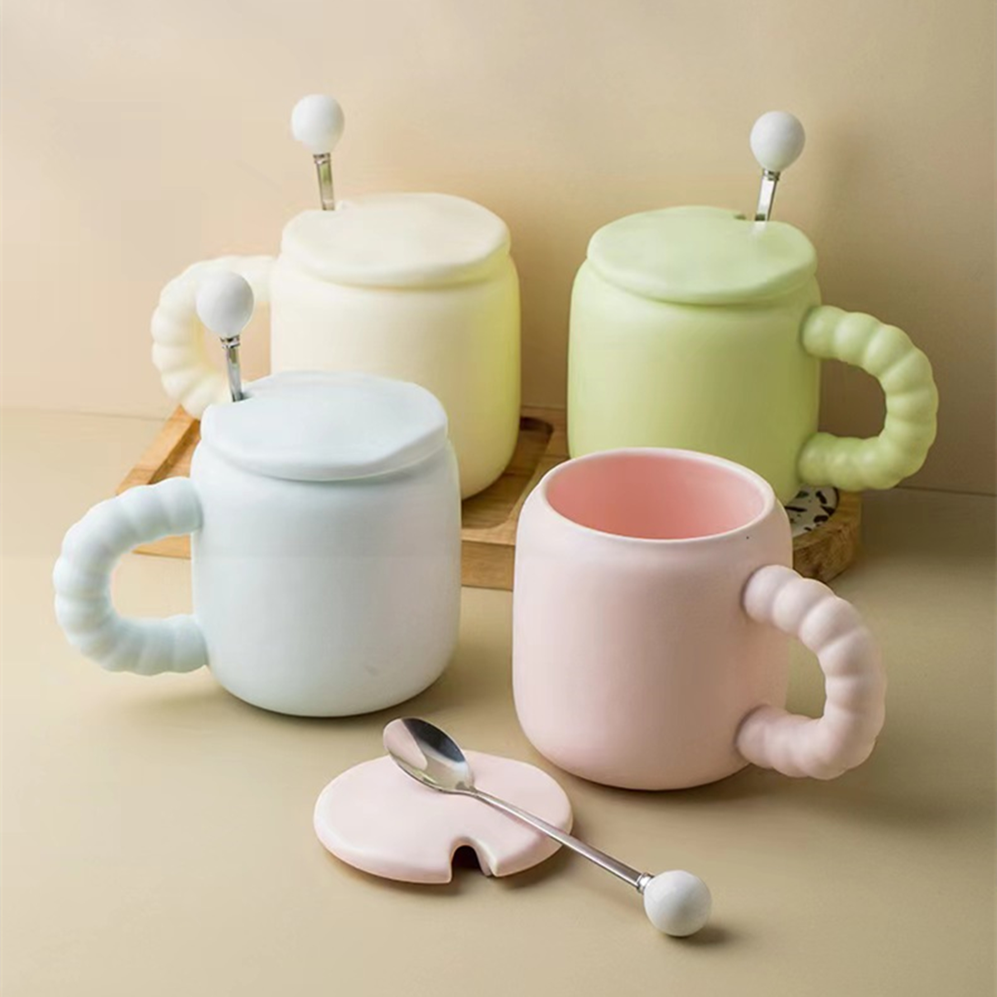 Coffee Mug With Spoon And Lid 3
