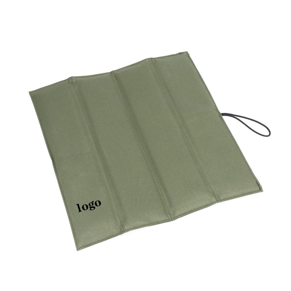 Heat-insulating and moisture-proof outdoor picnic mat 8