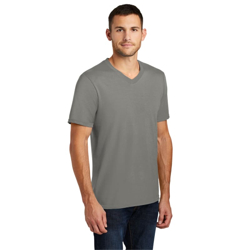 District Very Important Tee V-Neck. 26